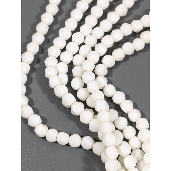 Vintage White Glass Faceted bead Multi Strand Layered Statement Neckalce 22" - Picture 5 of 14